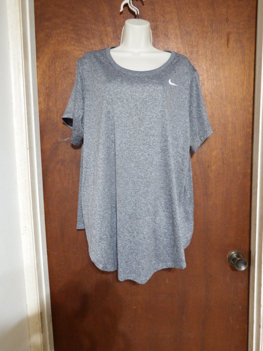 Nike women's grey tee-shirt, Size 3X,